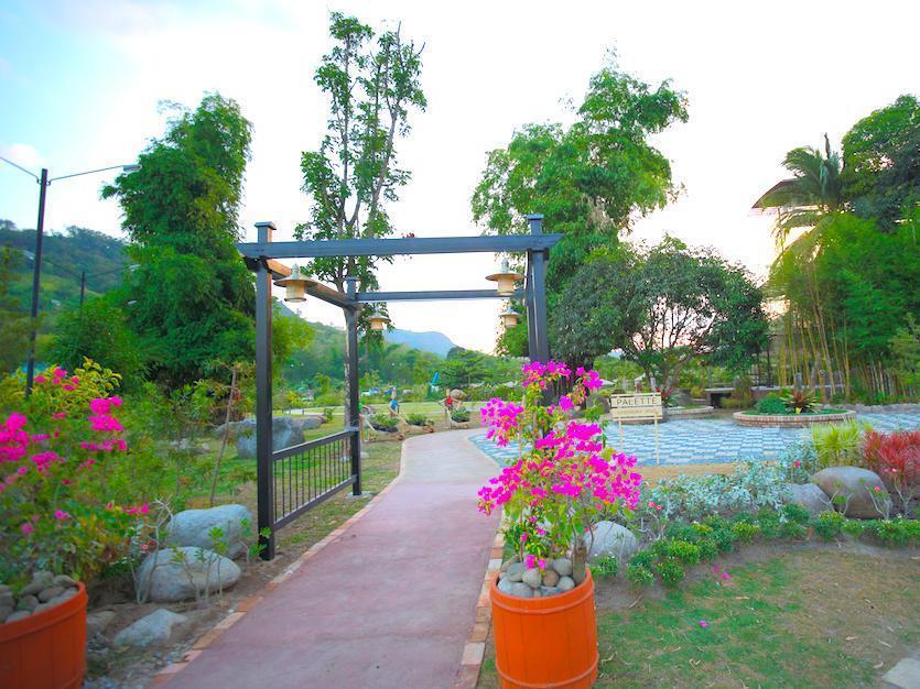Green Canyon Leisure Farms Clark Field 外观 照片
