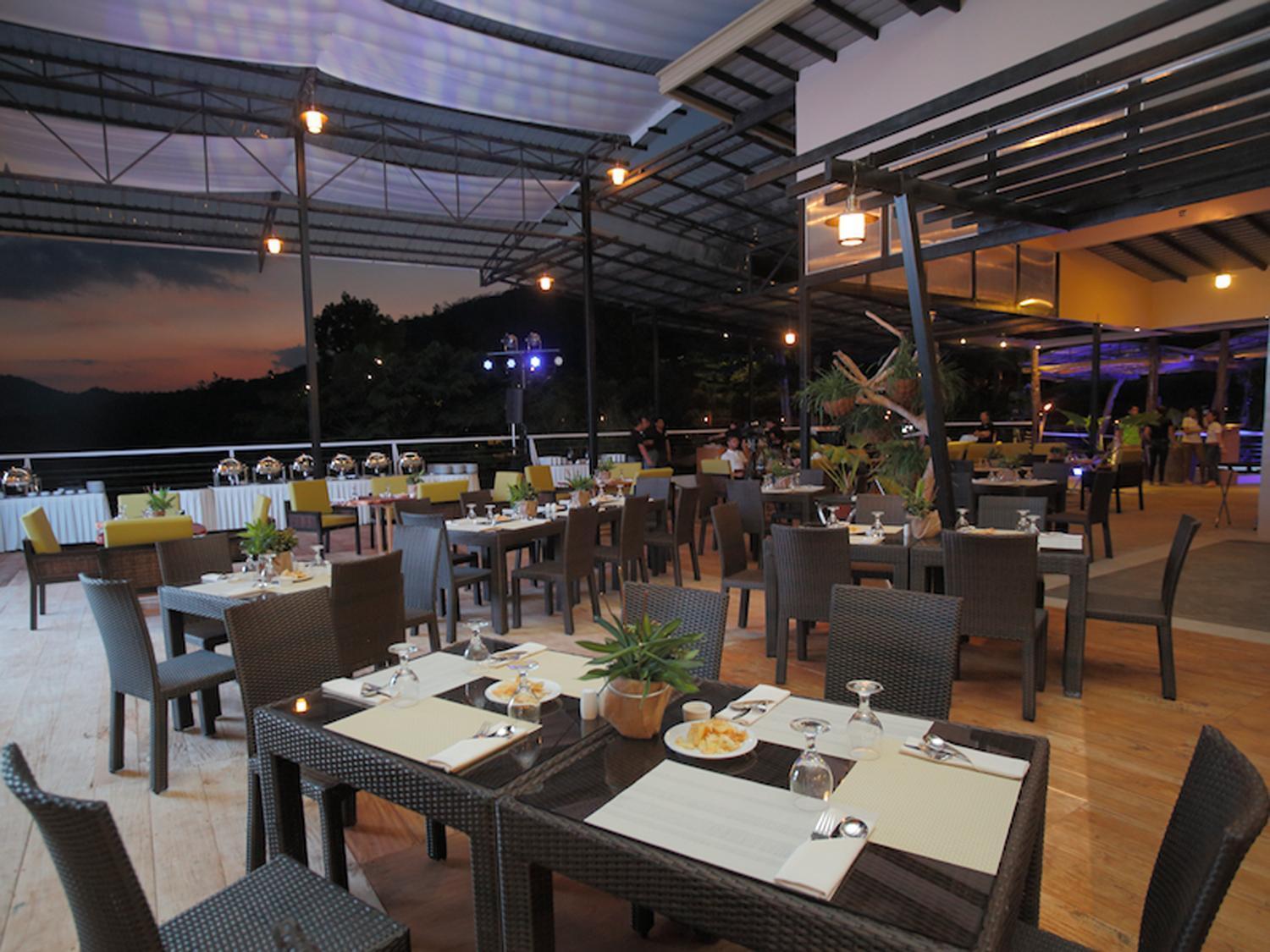 Green Canyon Leisure Farms Clark Field 外观 照片