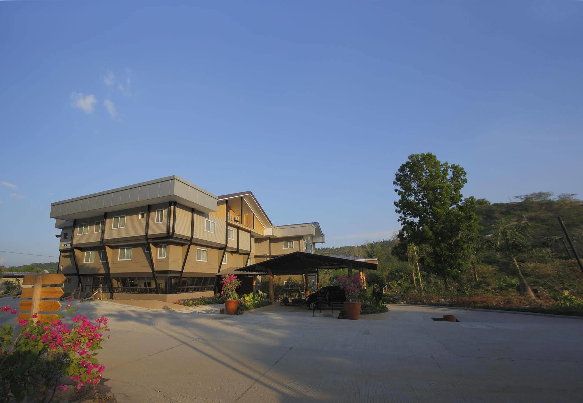 Green Canyon Leisure Farms Clark Field 外观 照片