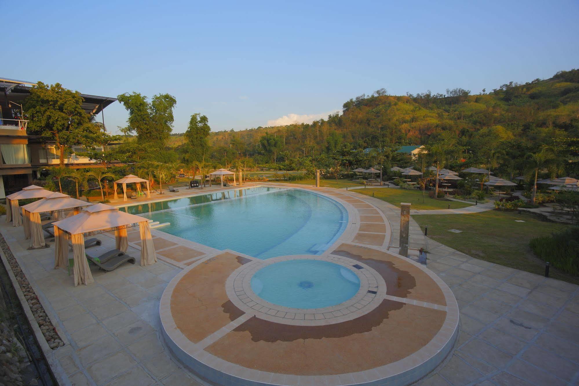 Green Canyon Leisure Farms Clark Field 外观 照片