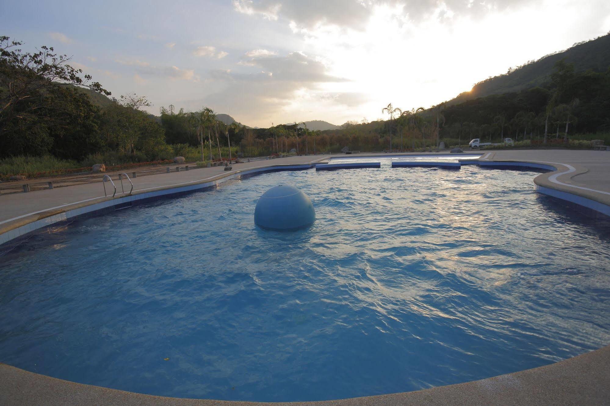 Green Canyon Leisure Farms Clark Field 外观 照片
